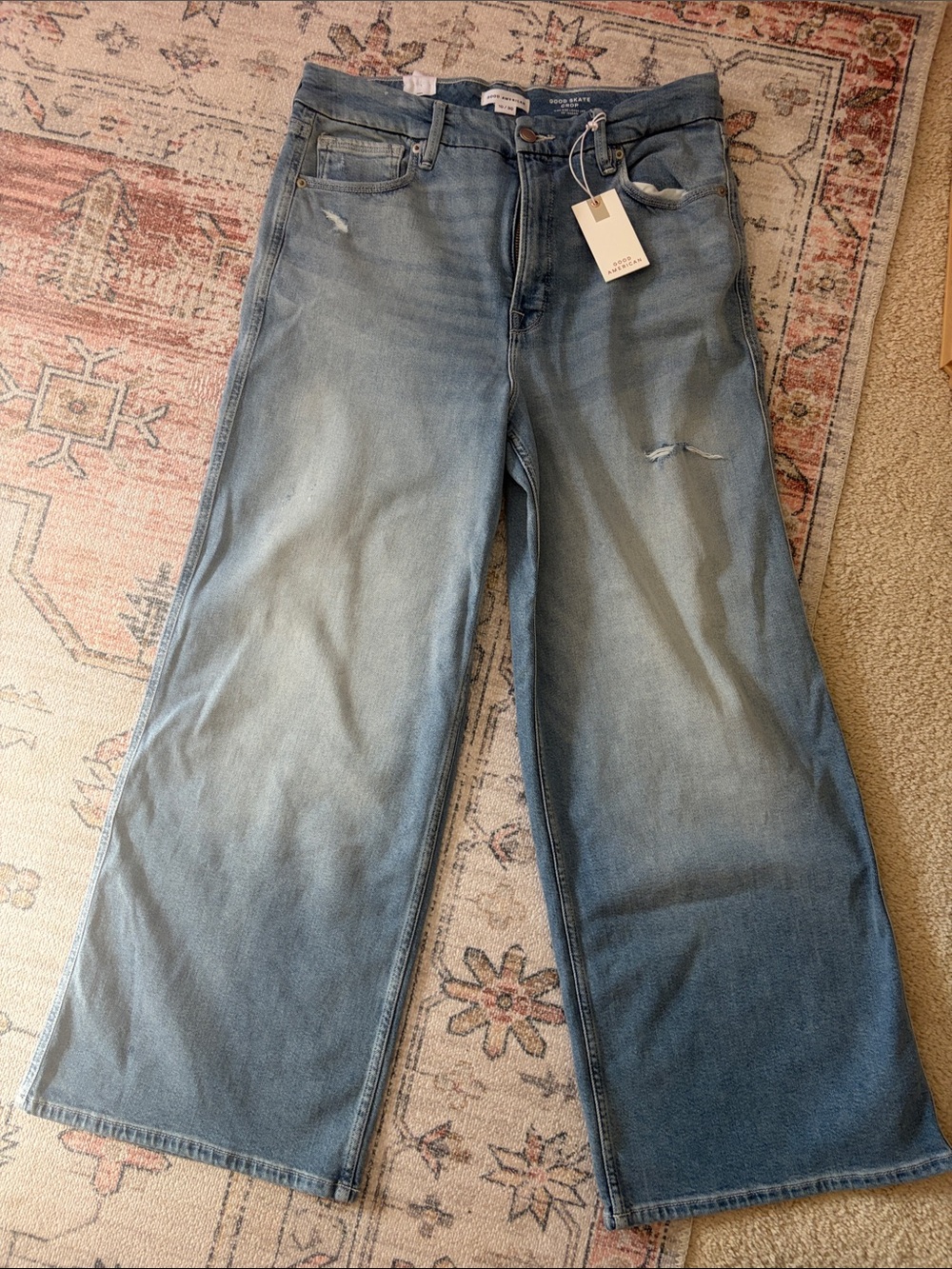 Good American Light Blue Good Skate Crop Jeans Label Detail - Picture 1 of 6